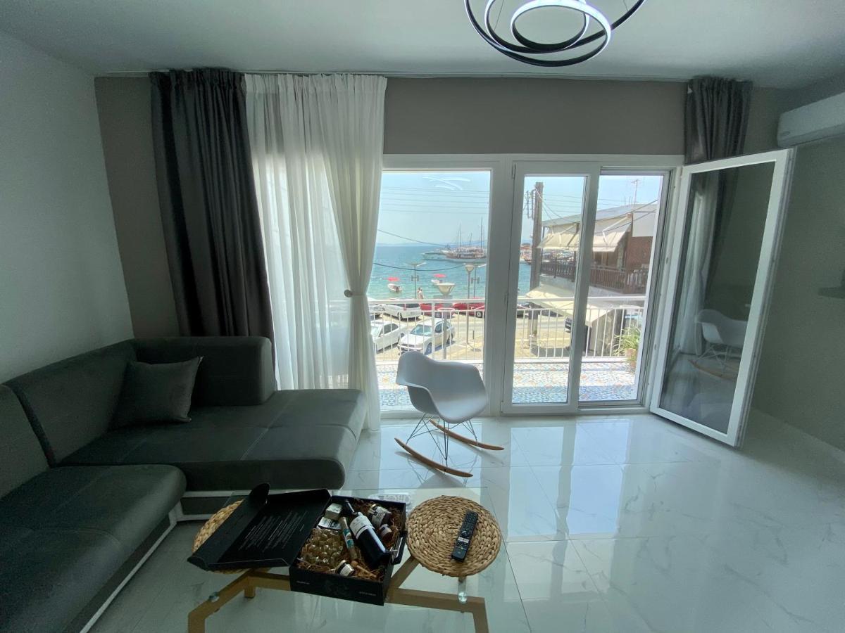 Candi Central Apartments เนโอสมาร์มาราส ภายนอก รูปภาพ
