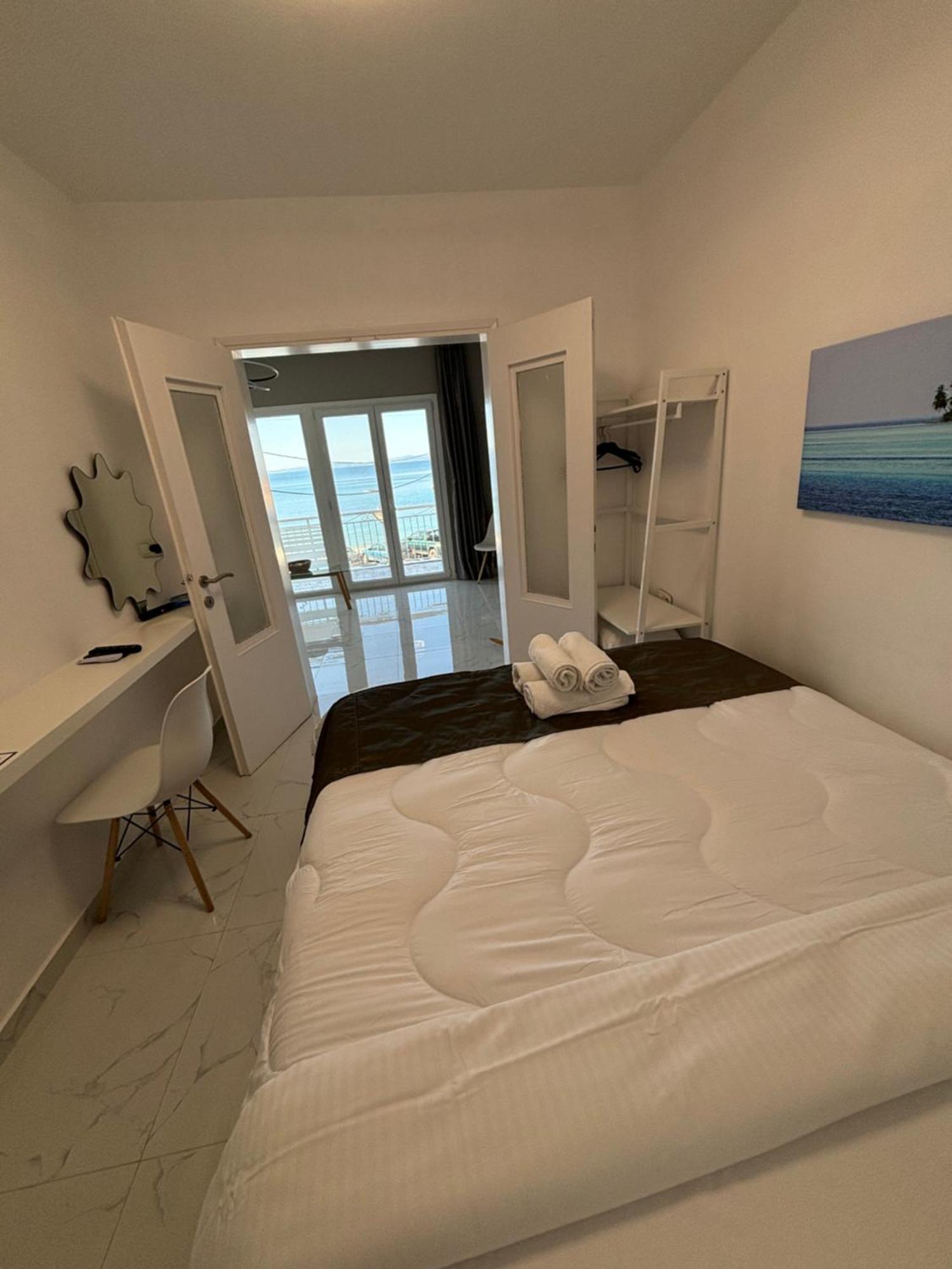 Candi Central Apartments เนโอสมาร์มาราส ภายนอก รูปภาพ
